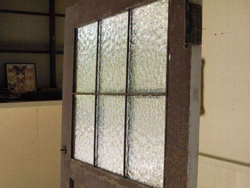 鉄格子のガラス窓,アンティーク,ヴィンテージ,ドア,玄関ドア,白,ペイント,ガラス