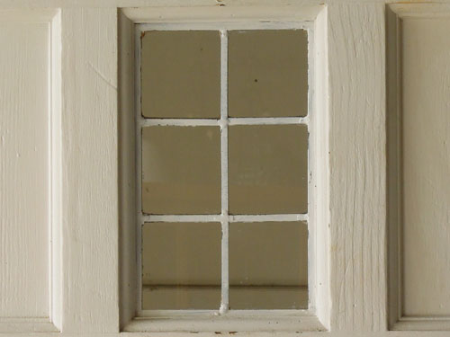 すっきりとした小窓,アンティーク,ドア,建具,木製,ステンドグラス,格子,ペイント,白,リノベーション