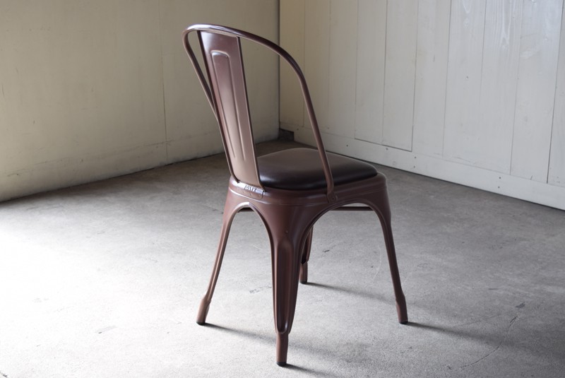 佇む雰囲気もいい,ヴィンテージ,椅子,TOLIX,Aチェア,フランス製,カフェチェア