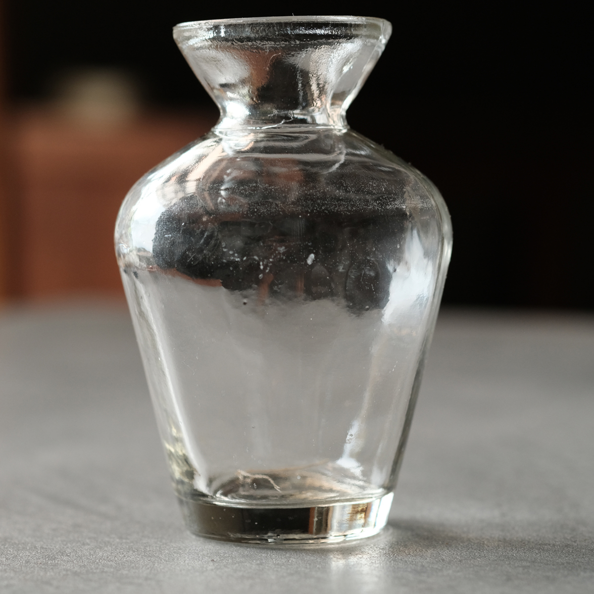 宙吹き型ガラスのちいさなガラス花瓶