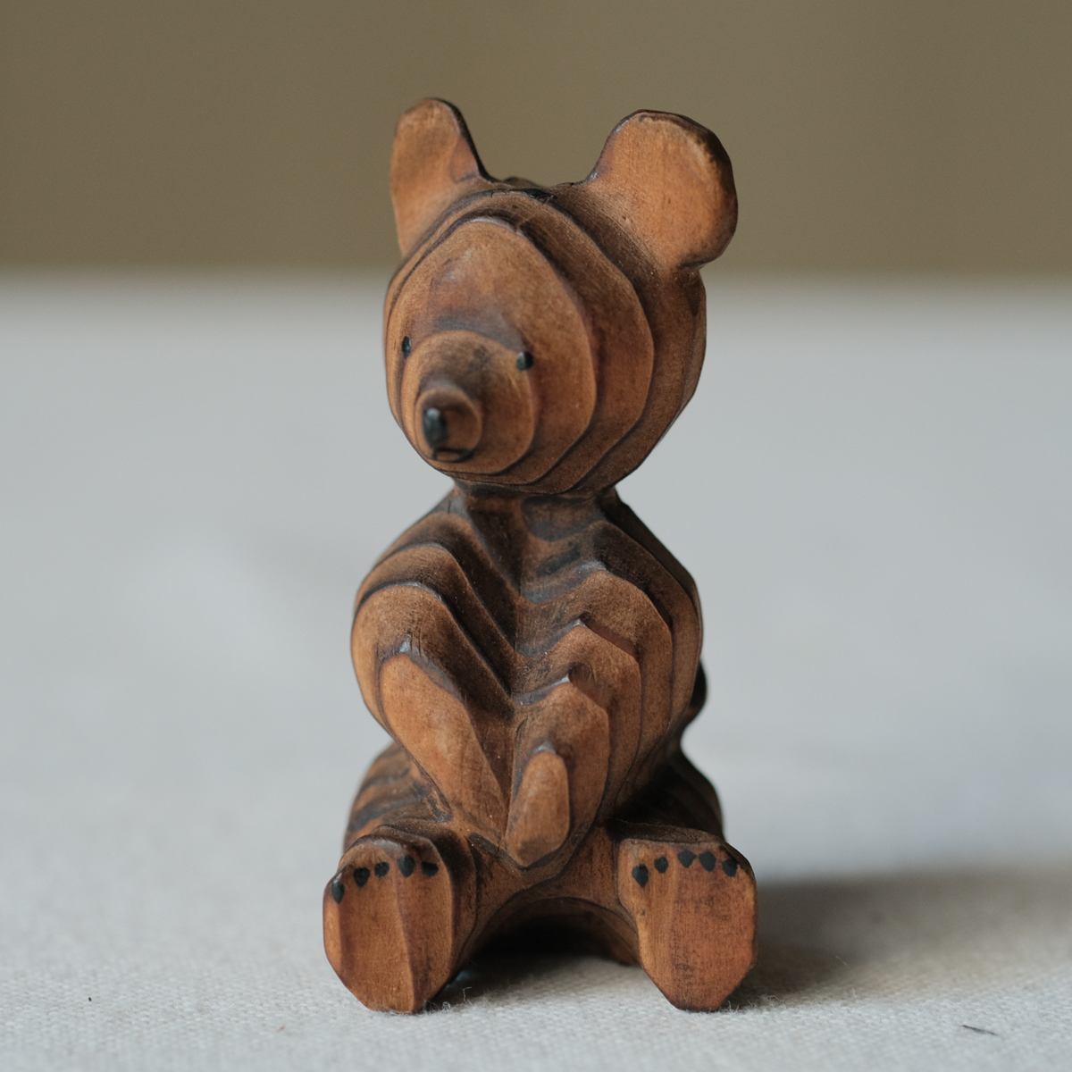 古い木彫りの熊 うづくり「熊ぼっこ」 ②