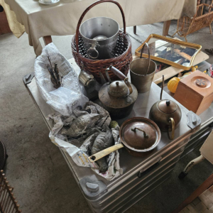 フランスアンティークの雑貨やキッチンツールを買取させてもらいました。