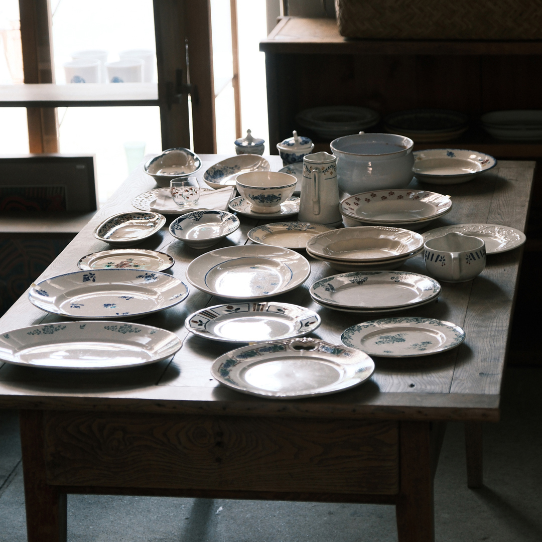 キッチングニーさんで提供している料理を盛り付けている器もとても素敵です。