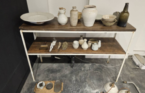 李朝の器とフランスアンティークの雑貨を買取させてもらいました