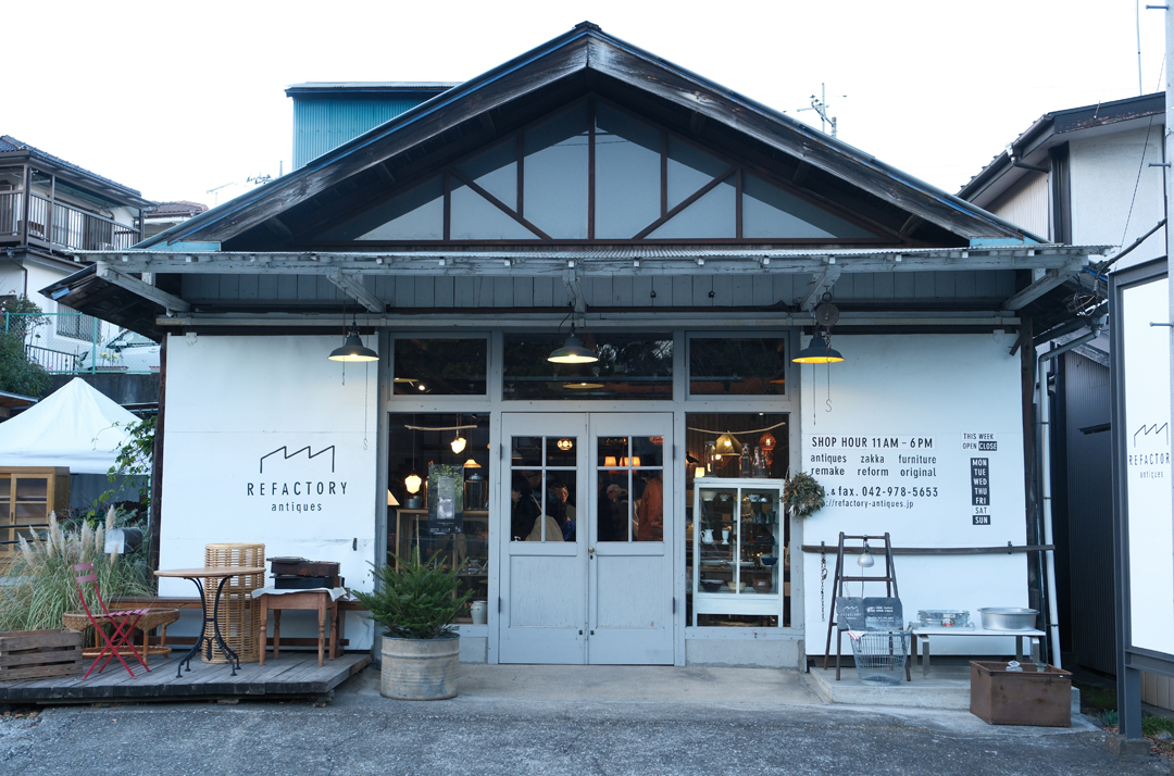 埼玉県飯能市にあるアンティークショップREFACTORY antiquesで開催される月1マルシェ