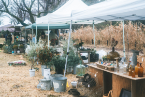 お花屋さんの屋外出店風景