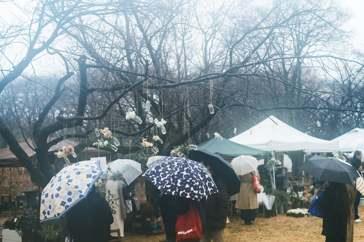 雨の中マーケットを楽しんでいただきました。