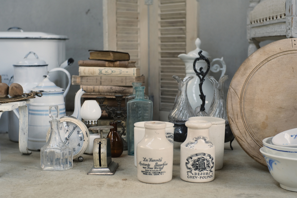アンティーク家具や雑貨、集めていたものの買取