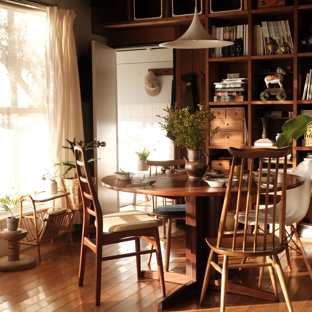 新宿0丁目商店街/LETEMPS vol.9。イベントに向けて出品するアイテムの準備を進めています。今回のイベントのサブテーマ<暮らしと椅子>