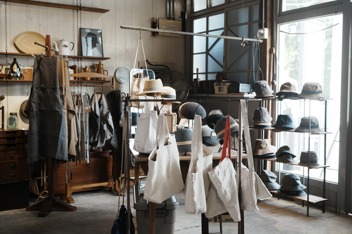 山梨の八ヶ岳から帽子やバッグを制作する作家telyou(テルユウ)