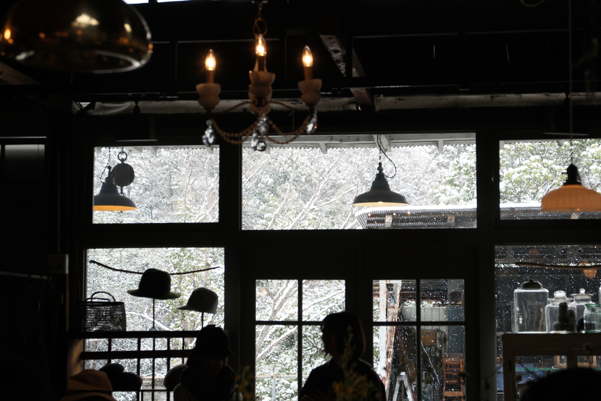 雪の日に月マルシェを開催しました